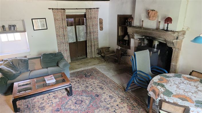 Image No.9-5 Bed House for sale