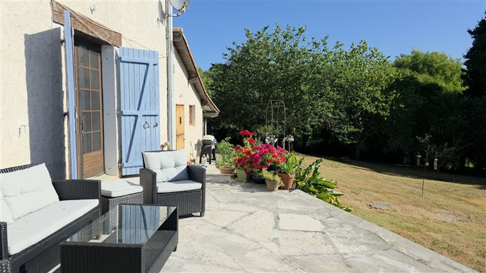 Image No.9-5 Bed House for sale