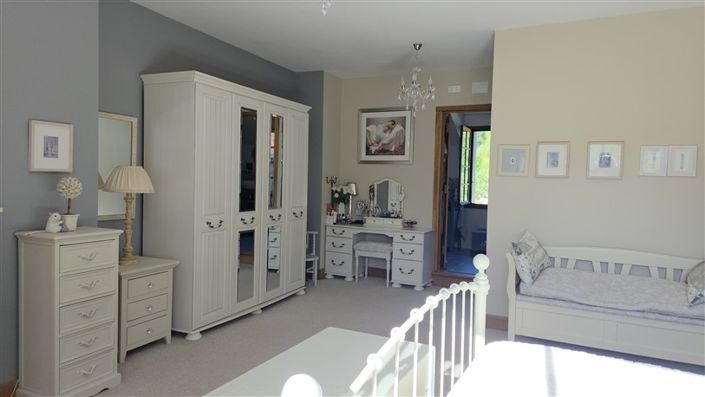 Image No.15-5 Bed House for sale