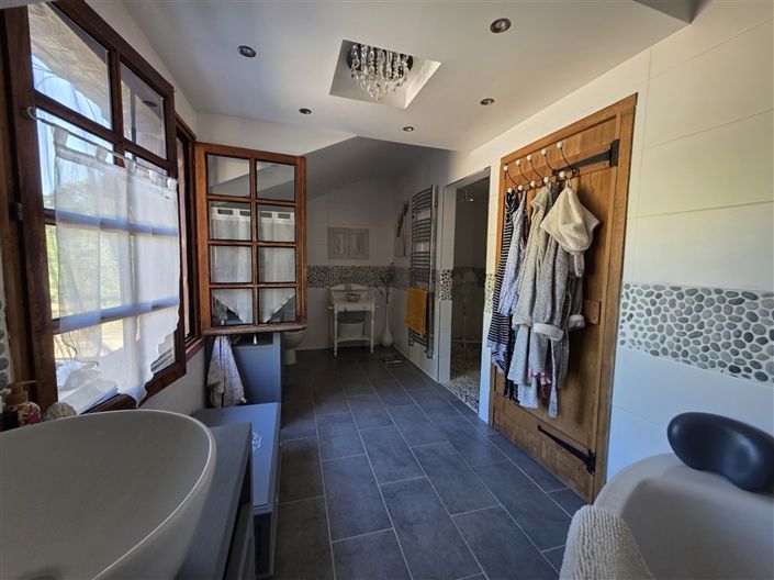 Image No.16-5 Bed House for sale