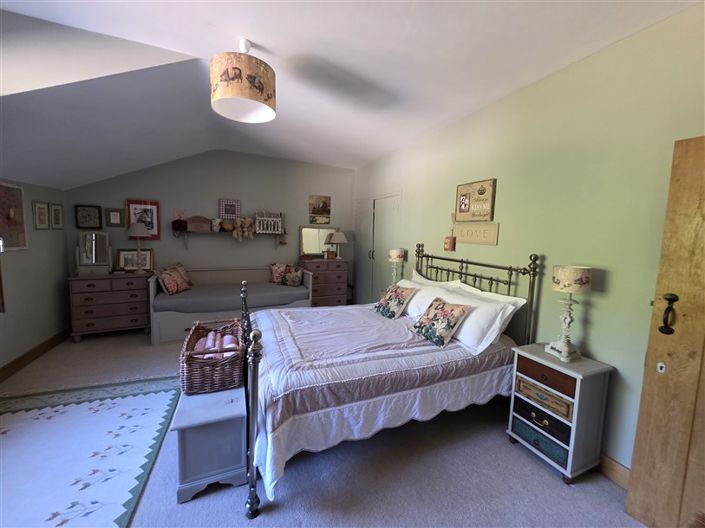 Image No.21-5 Bed House for sale