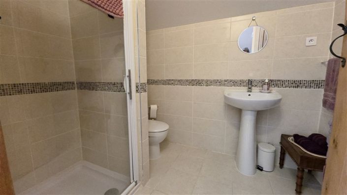 Image No.19-5 Bed House for sale