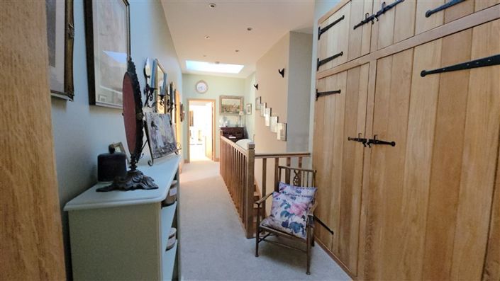 Image No.24-5 Bed House for sale