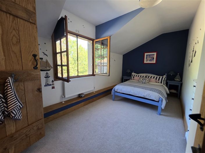 Image No.23-5 Bed House for sale