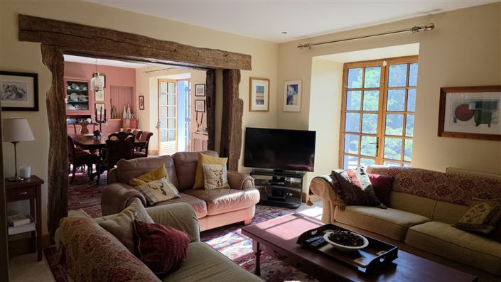 Image No.7-5 Bed House for sale