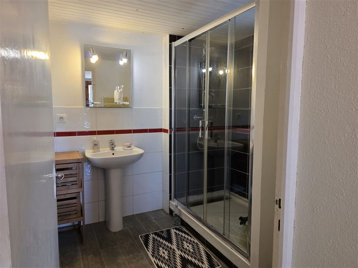 Image No.6-2 Bed House for sale