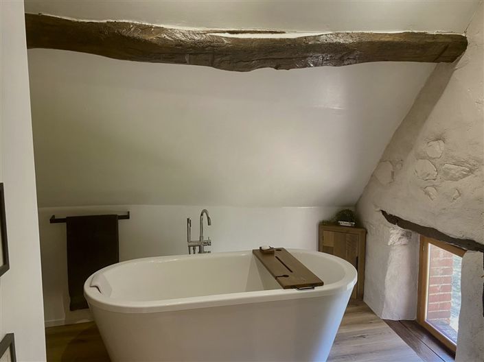 Image No.11-6 Bed House for sale