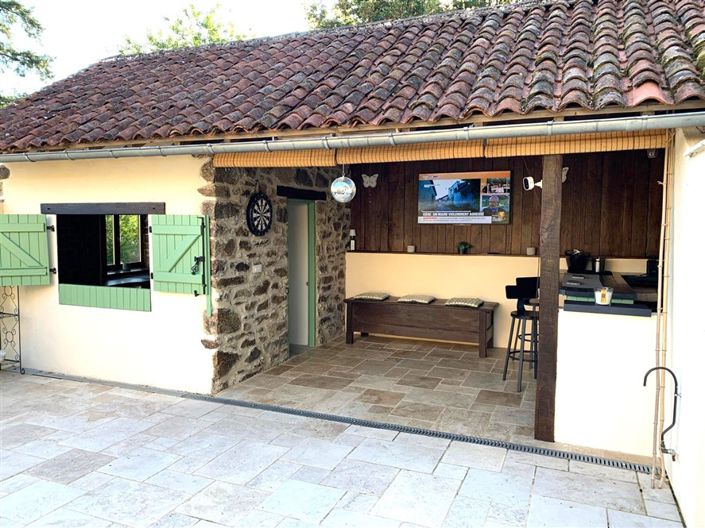 Image No.18-6 Bed House for sale