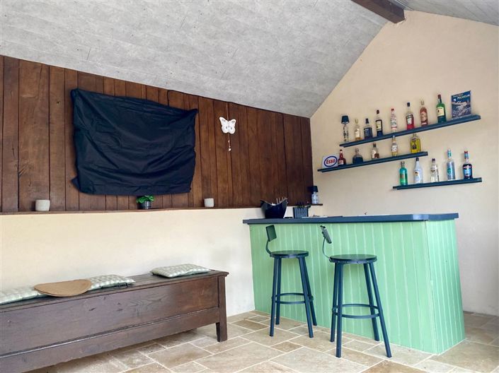 Image No.19-6 Bed House for sale