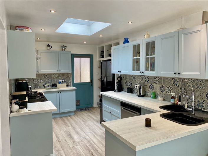 Image No.2-6 Bed House for sale