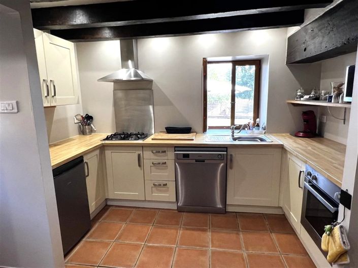 Image No.22-6 Bed House for sale