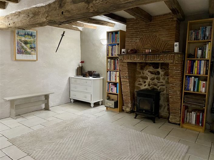 Image No.5-6 Bed House for sale