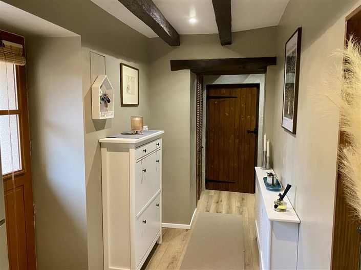 Image No.9-6 Bed House for sale