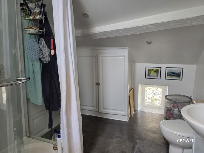 Image No.17-6 Bed House for sale