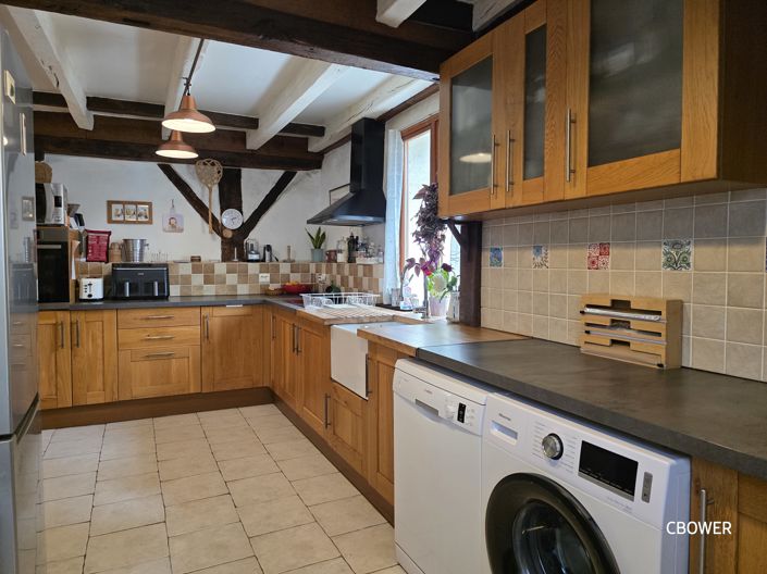 Image No.2-6 Bed House for sale