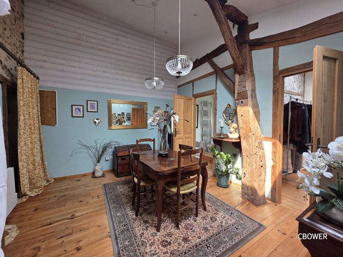 Image No.6-6 Bed House for sale