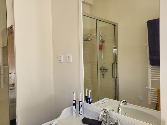 Image No.17-3 Bed House for sale