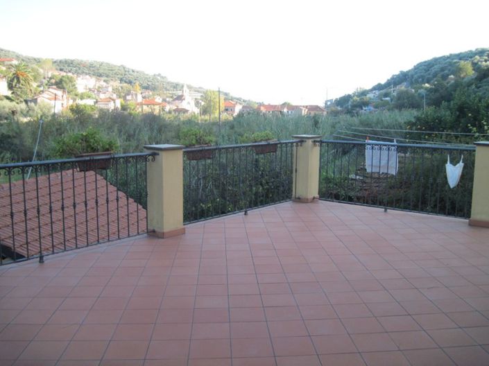 Image No.8-3 Bed Property for sale