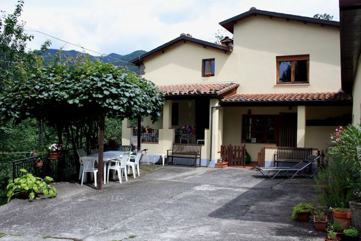 Image No.18-4 Bed House for sale