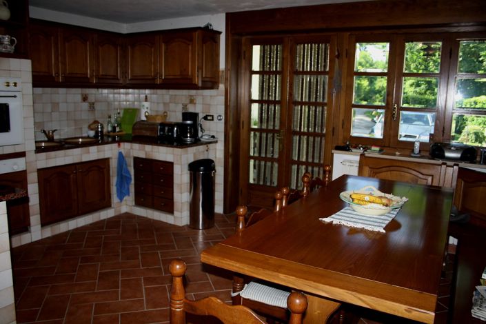 Image No.10-4 Bed House for sale