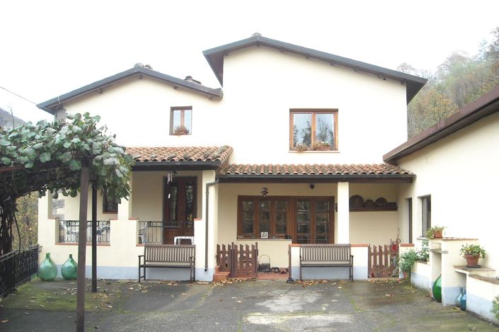 Image No.17-4 Bed House for sale