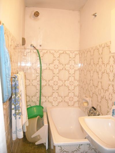 Image No.9-2 Bed Semi-Detached for sale