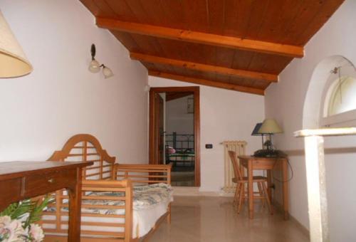 Image No.7-2 Bed Semi-Detached for sale