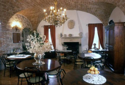 Image No.6-6 Bed Property for sale