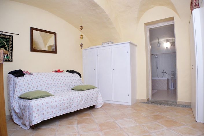 Image No.10-3 Bed Apartment for sale