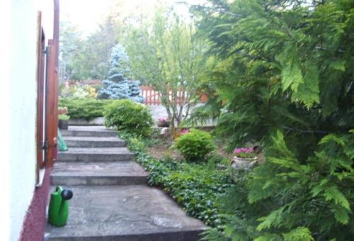 Image No.10-2 Bed Property for sale