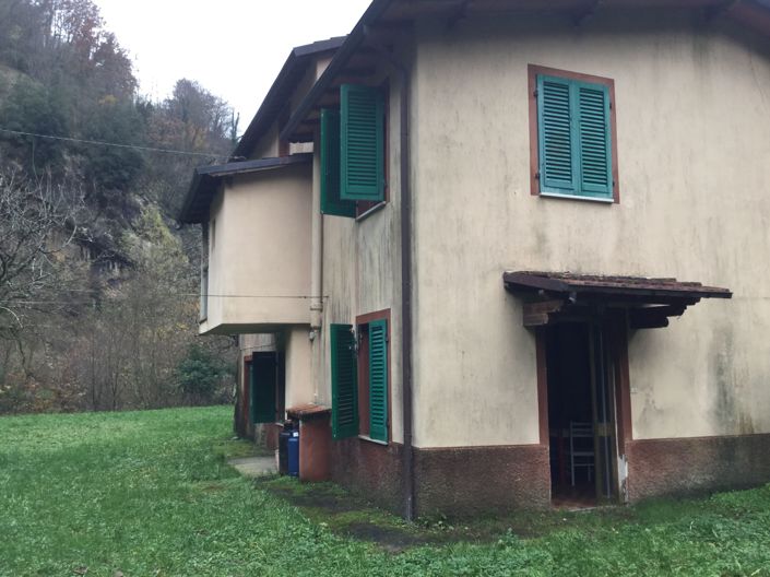 Image No.2-4 Bed Property for sale