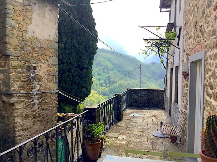 Image No.10-4 Bed Semi-Detached for sale