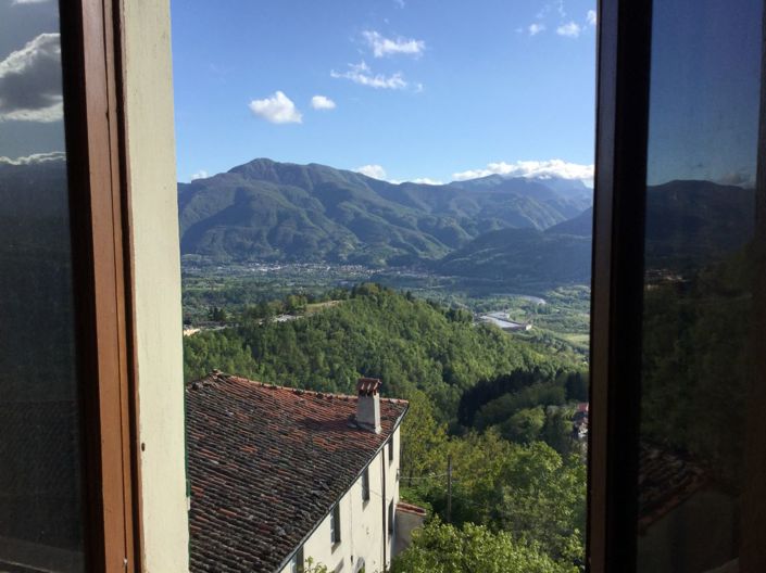 Image No.13-2 Bed Semi-Detached for sale