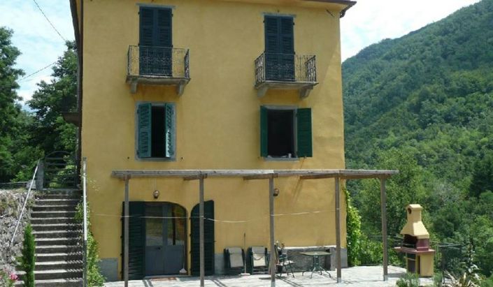 Image No.1-4 Bed Property for sale