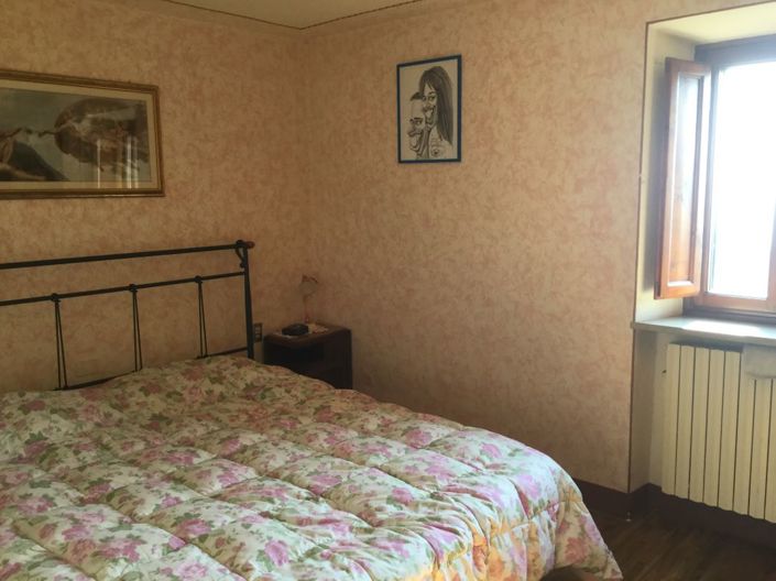 Image No.8-4 Bed Property for sale