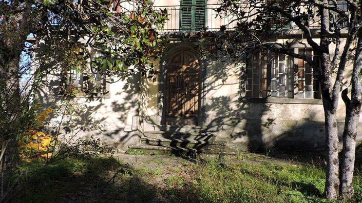 Image No.9-5 Bed Property for sale