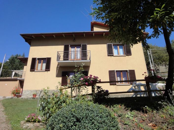 Image No.1-5 Bed Property for sale