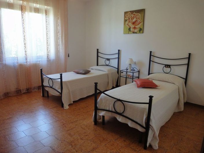 Image No.11-5 Bed Property for sale