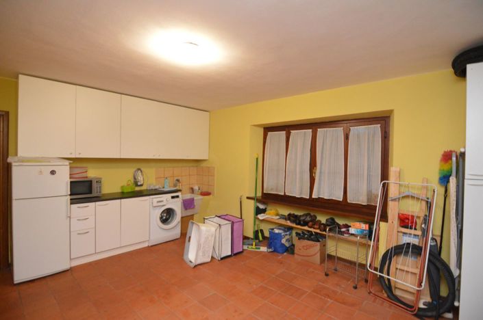 Image No.13-4 Bed Property for sale