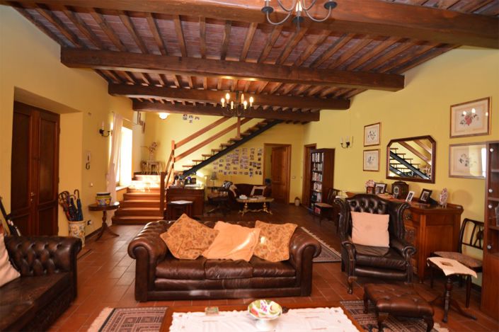 Image No.4-4 Bed Property for sale