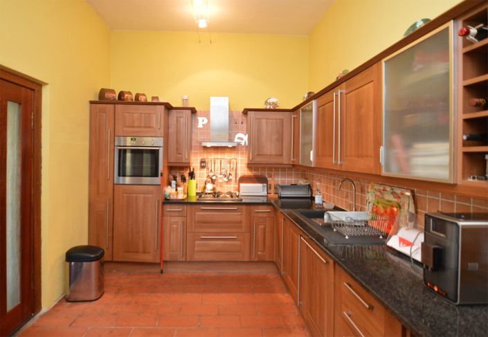 Image No.8-4 Bed Property for sale