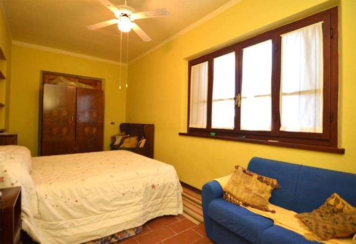 Image No.11-4 Bed Property for sale