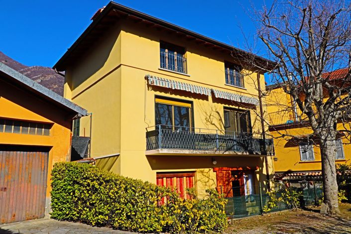 Image No.1-4 Bed Property for sale