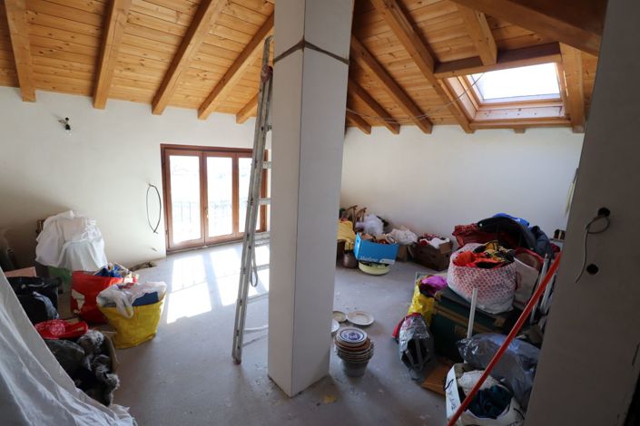 Image No.10-4 Bed Property for sale