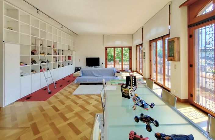 Image No.5-6 Bed Villa for sale