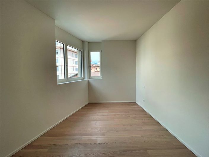 Image No.10-4 Bed Apartment for sale