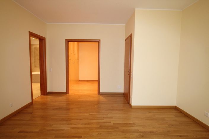 Image No.9-3 Bed Apartment for sale