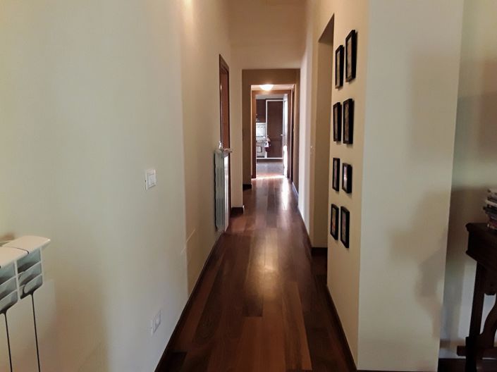 Image No.17-4 Bed Property for sale