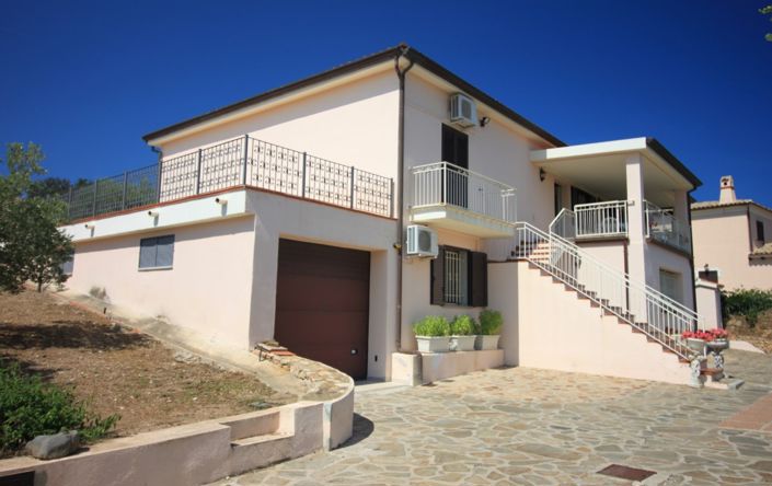 Image No.1-5 Bed Villa for sale
