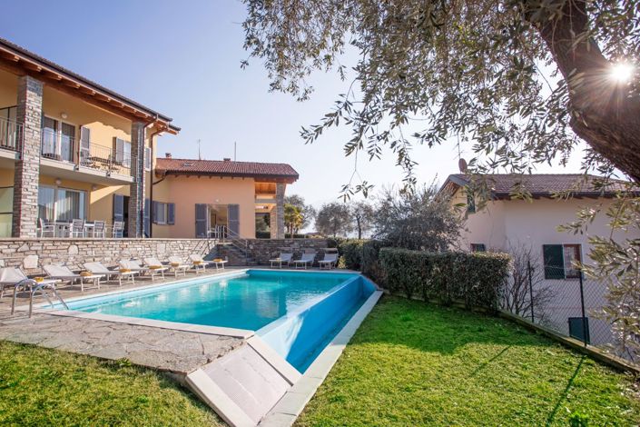 Image No.1-5 Bed Villa for sale